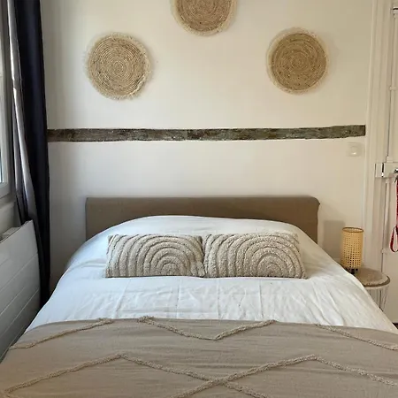 Apartment La Duchesse, Cosy A Versailles, A 2 Min Du Chateau Versailles