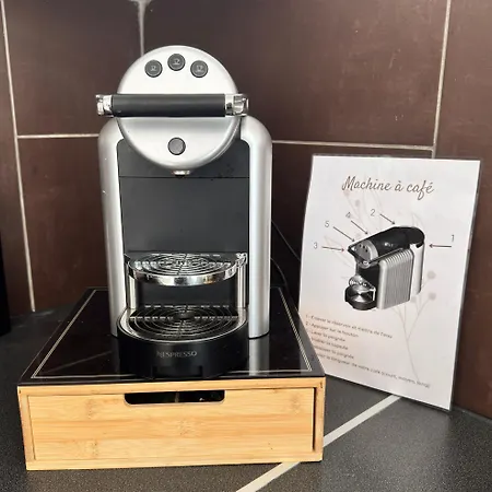 アパート La Duchesse, Cosy A Versailles, A 2 Min Du Chateau ベルサイユ